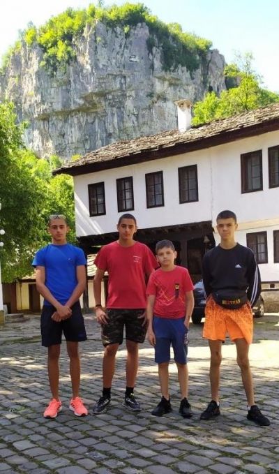 Участие в републиканския кръг на националното състезание по безопасност на движението по пътищата гр. Попово 6