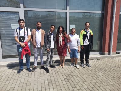 Среща на XI -а клас с  посланика на САЩ Херо Мустафа  - ПГМ - Пловдив